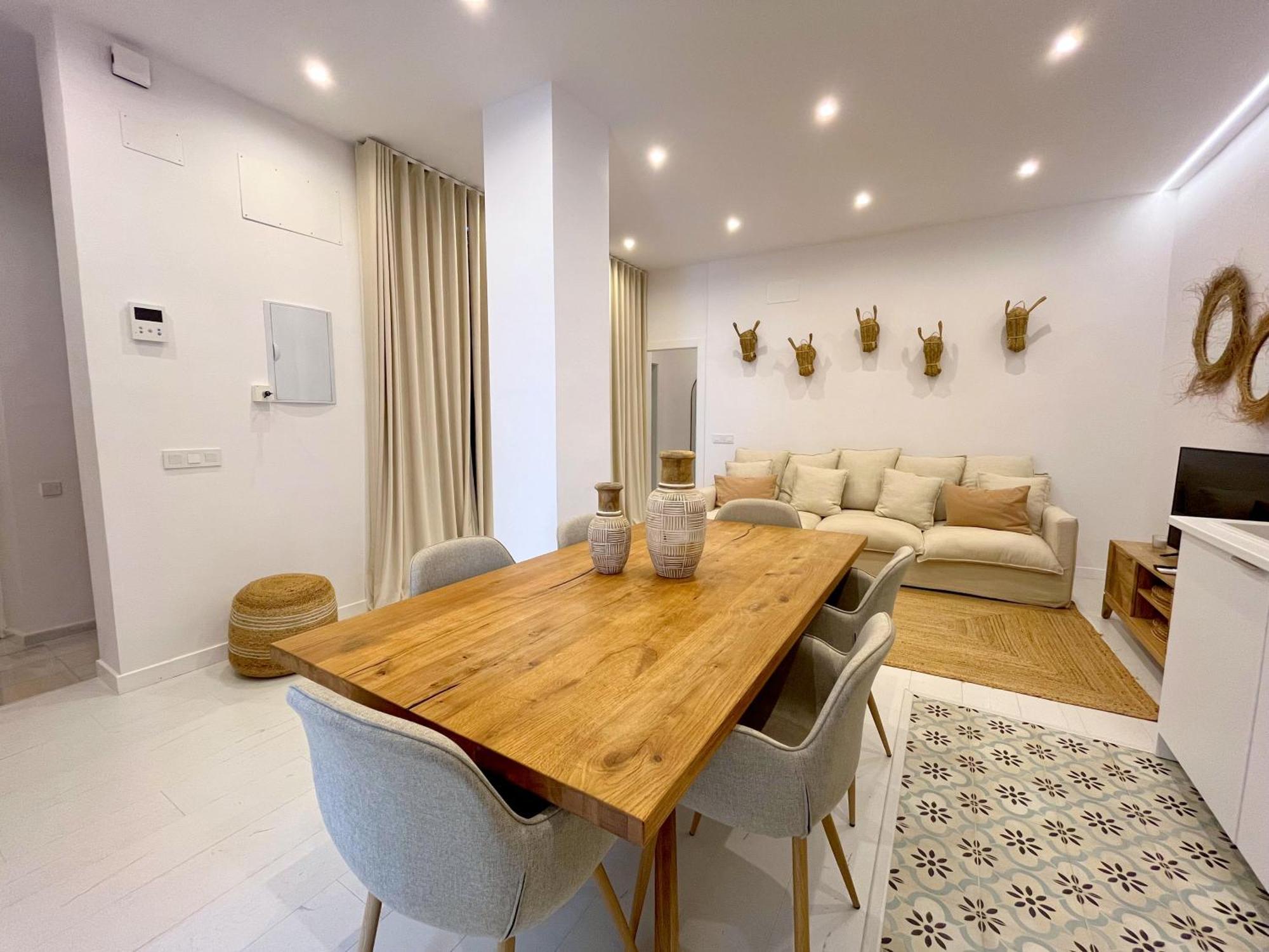Piso Con Patio, 3 Habitaciones, En La Goleta Malaga Exterior photo